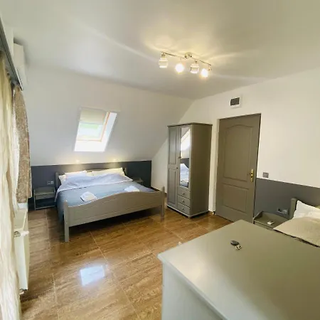 Linton Apartmanhaz Guest house