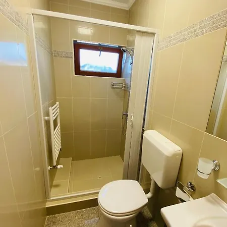 Linton Apartmanhaz - Siofok, Plazs Guest house 3*