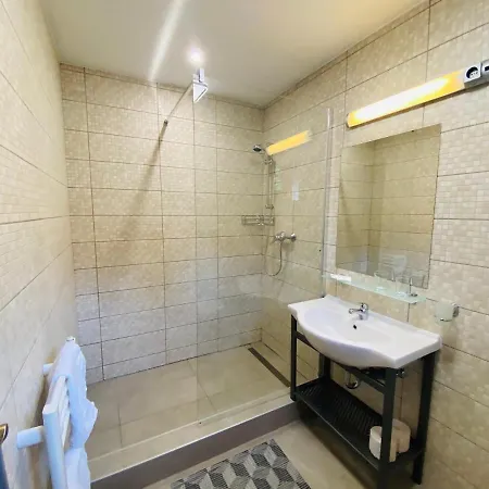 Linton Apartmanhaz Guest house